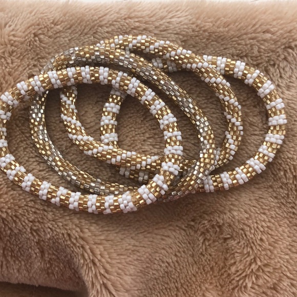 LILY AND LAURA Jewelry - Lily and Laura gold set